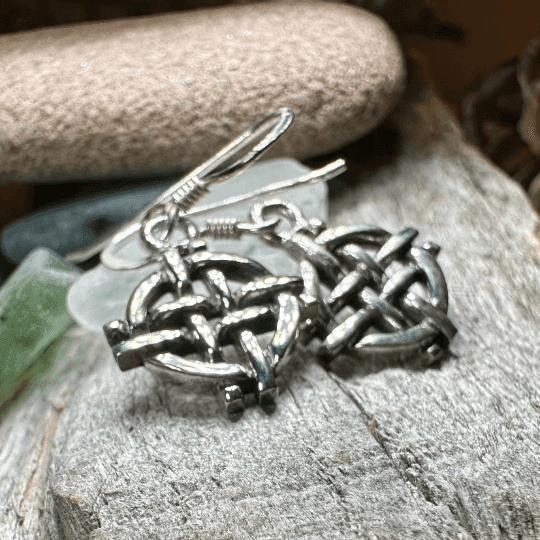 Shield Knot Earrings - 