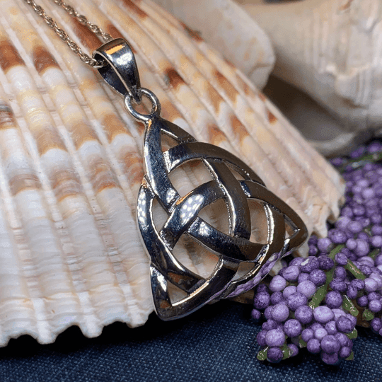 Emaline Celtic Knot Necklace - 18
