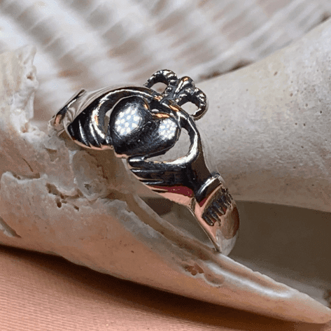 Cushina Claddagh Ring - 6