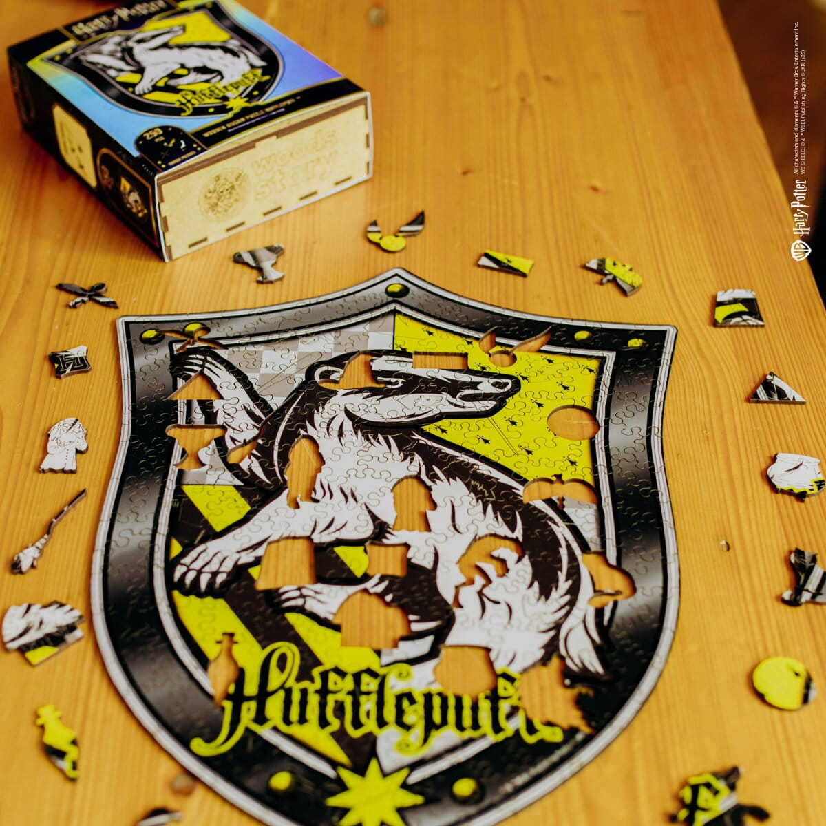 Wooden jigsaw puzzle Harry Potter Hufflepuff™