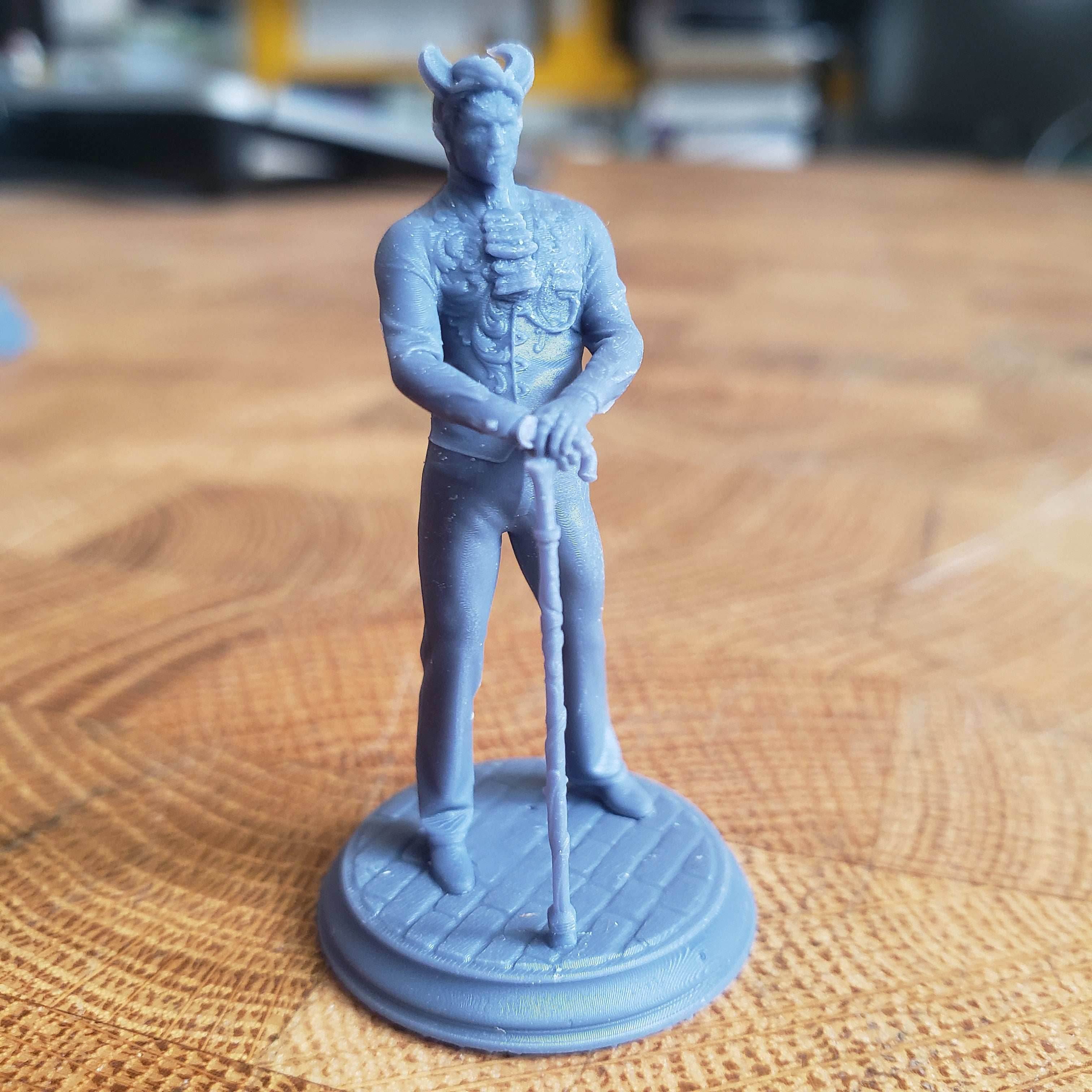Xarvir Barikdral, The Fortunate (Male Tiefling Noble) - 32mm Scale